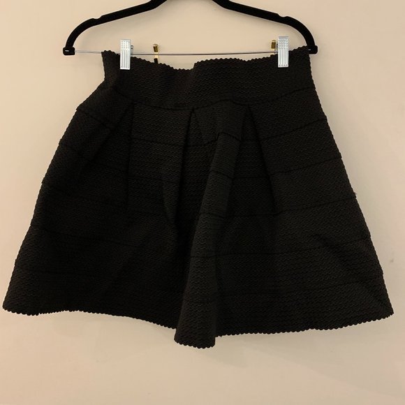 Xhilaration Black Mini Skater Skirt - Picture 1 of 1